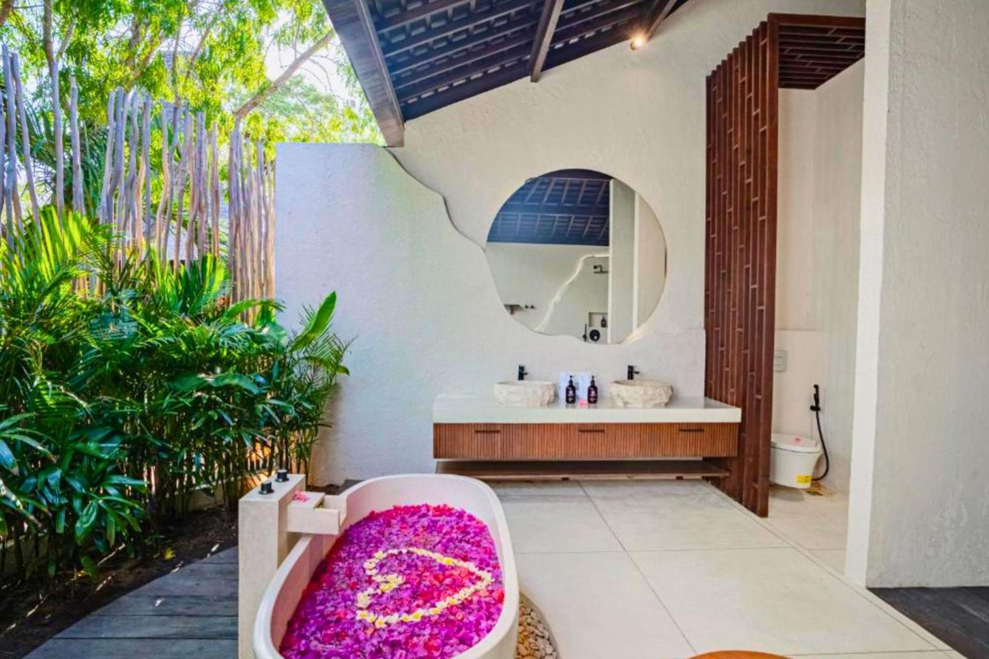 Nismara 2 Bedroom Pool Villa With Sea View Zn201 Bumbang ภายนอก รูปภาพ